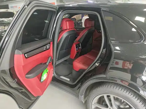 Porsche Cayenne 2023