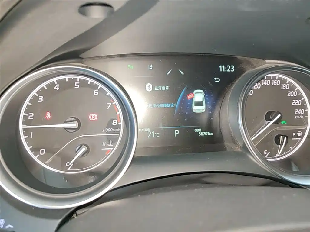 Toyota Camry 2022 — фото 12