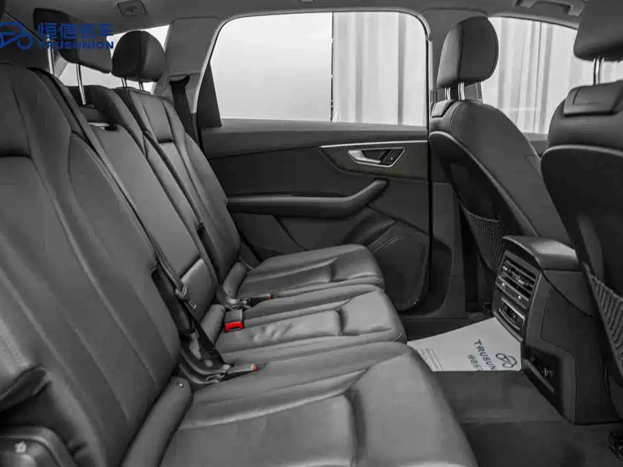 Audi Q7 2023 — фото 16