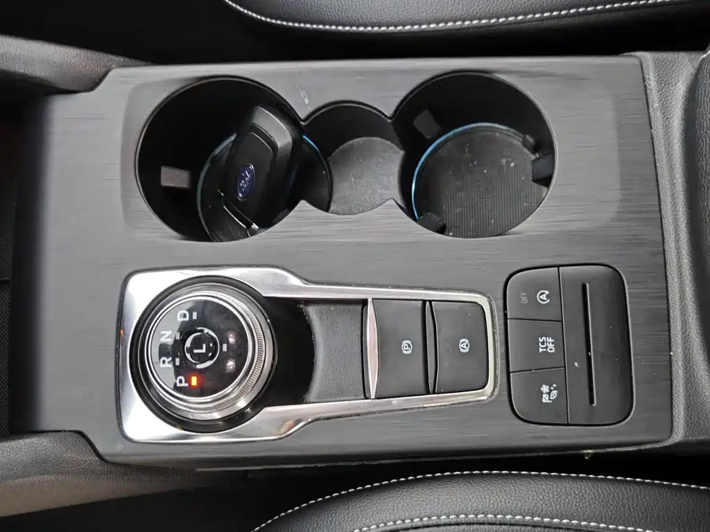 Ford Focus 2020 — фото 25