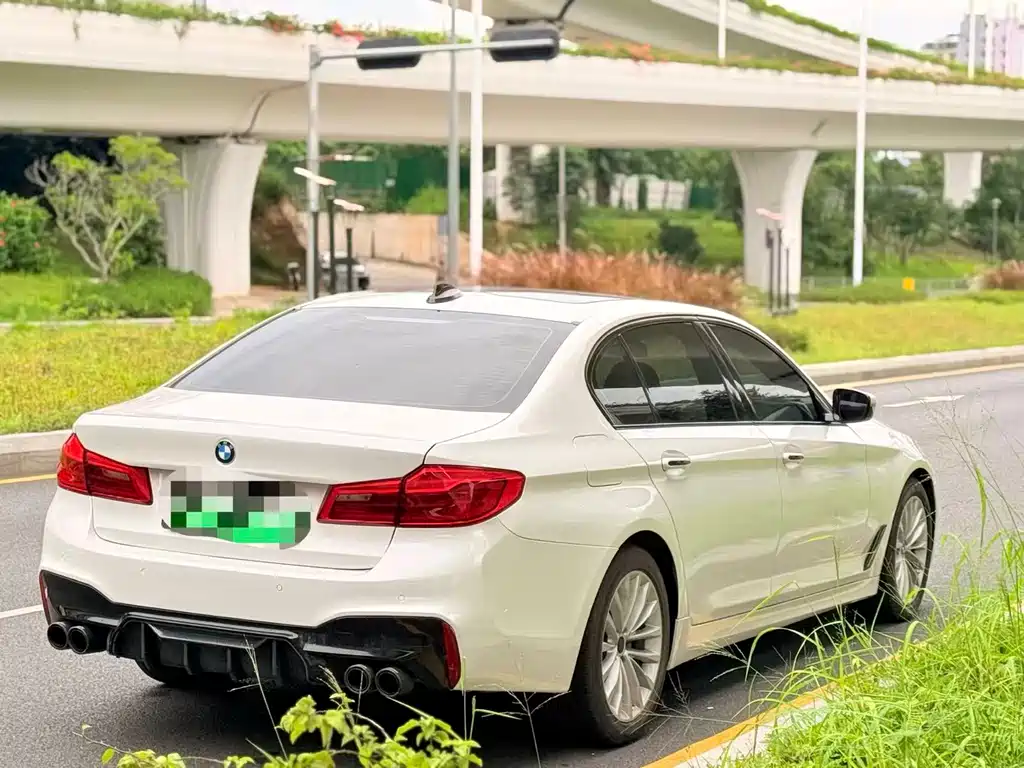 BMW 5 Series New Energy 2019 — фото 4