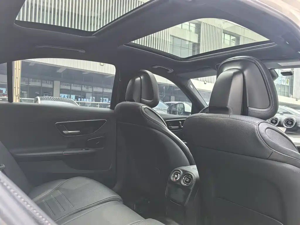 Mercedes-Benz C-Class 2022 — фото 11