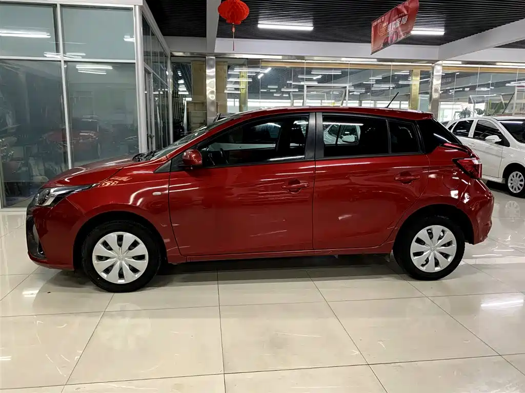 Toyota Yaris L 2018 — фото 10