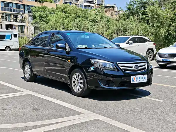 BYD L3 2012
