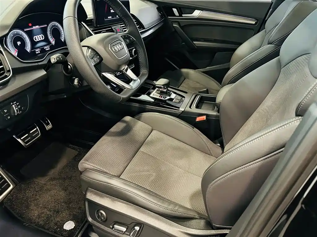 Audi Q5L Sportback 2025 — фото 10
