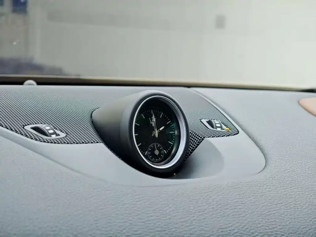 Maserati Levante 2018 — фото 11