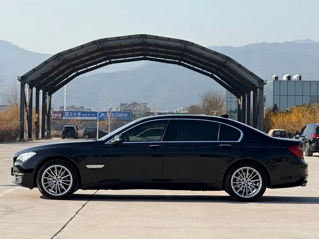 BMW 7 Series 2015 — фото 3