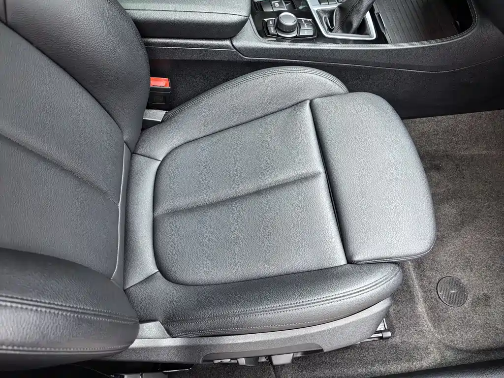 BMW 1 Series 2018 — фото 17