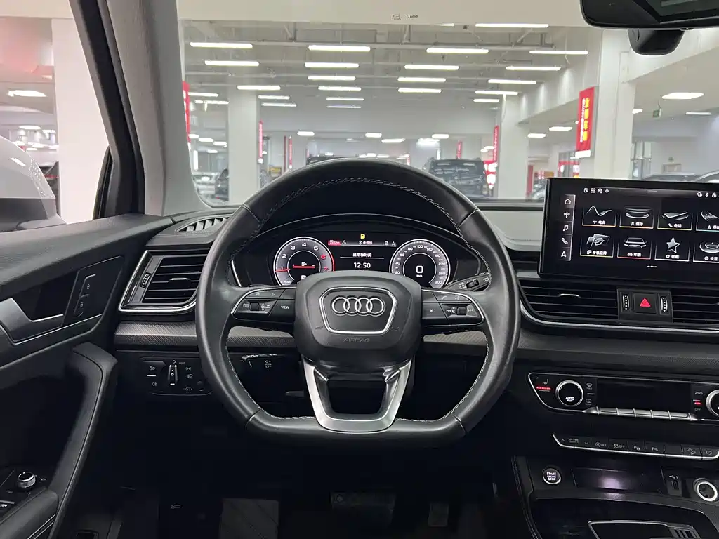 Audi Q5L 2022 — фото 11