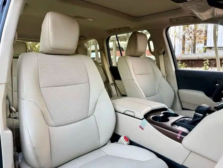 Toyota Land Cruiser 2023 — фото 12