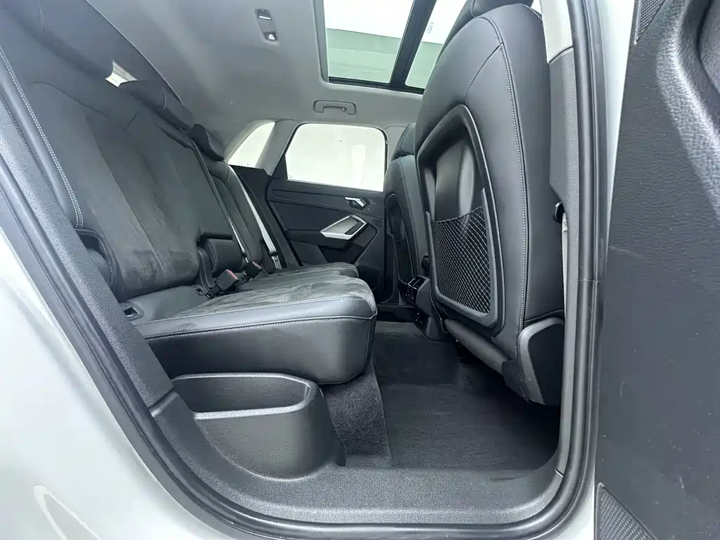 Audi Q3 2023 — фото 10
