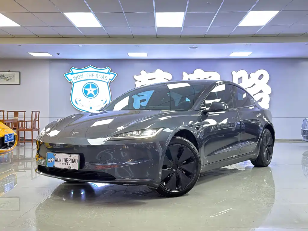 Tesla Model 3 2024 — фото 1