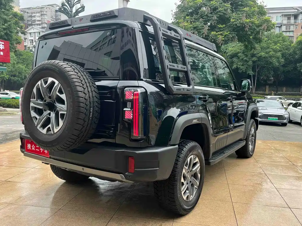 BAIC BJ40 2025 — фото 13
