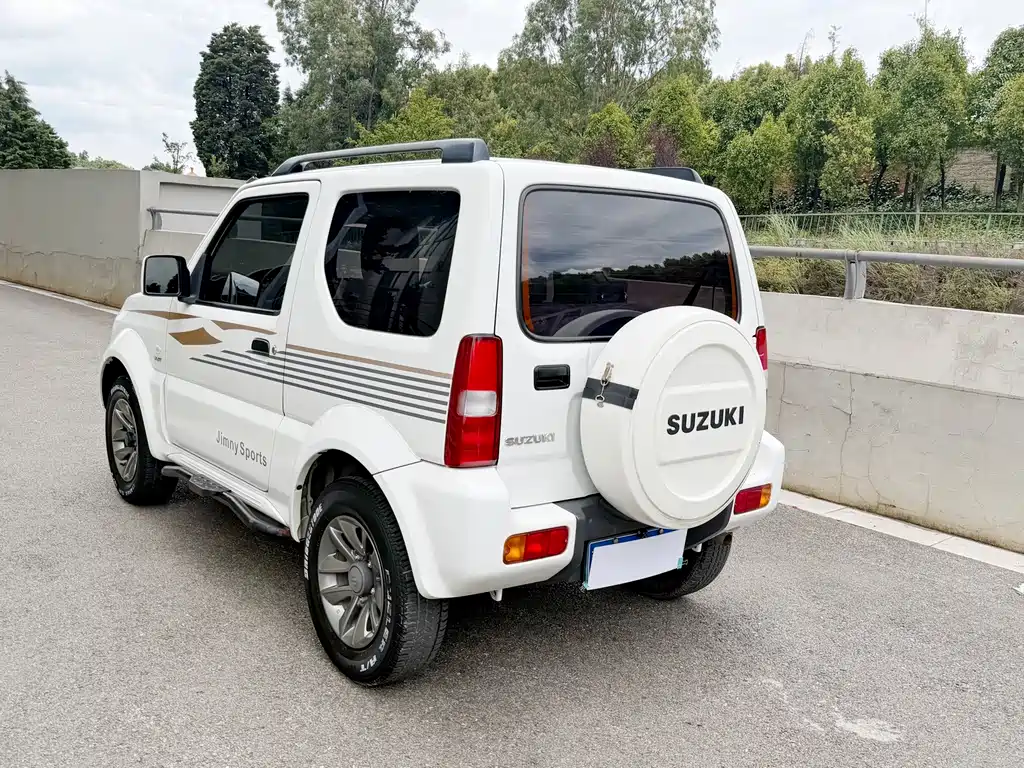 Suzuki Jimny 2016 — фото 15
