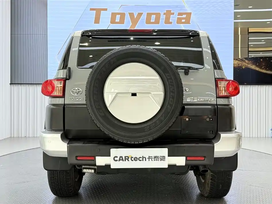 Toyota FJ Cruiser 2019 — фото 6