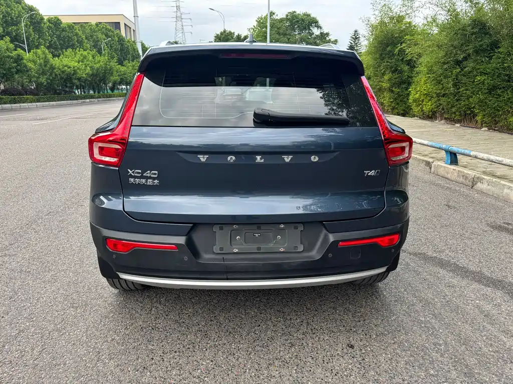 Volvo XC40 2022 — фото 8