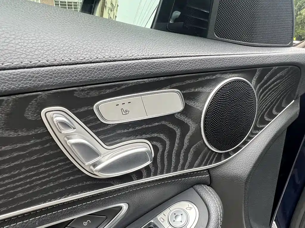 Mercedes-Benz C-Class 2019 — фото 19