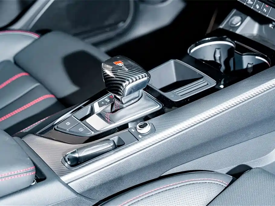 Audi A4L 2023 — фото 20