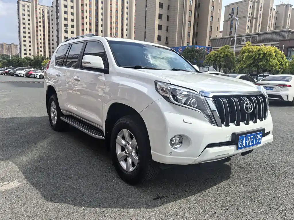 Toyota Prado 2015 — фото 2