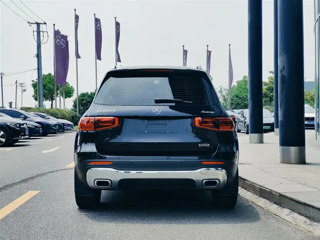 Mercedes-Benz GLB 2024