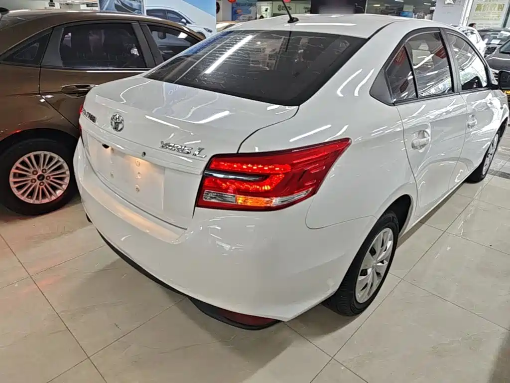 Toyota Yaris L 2019