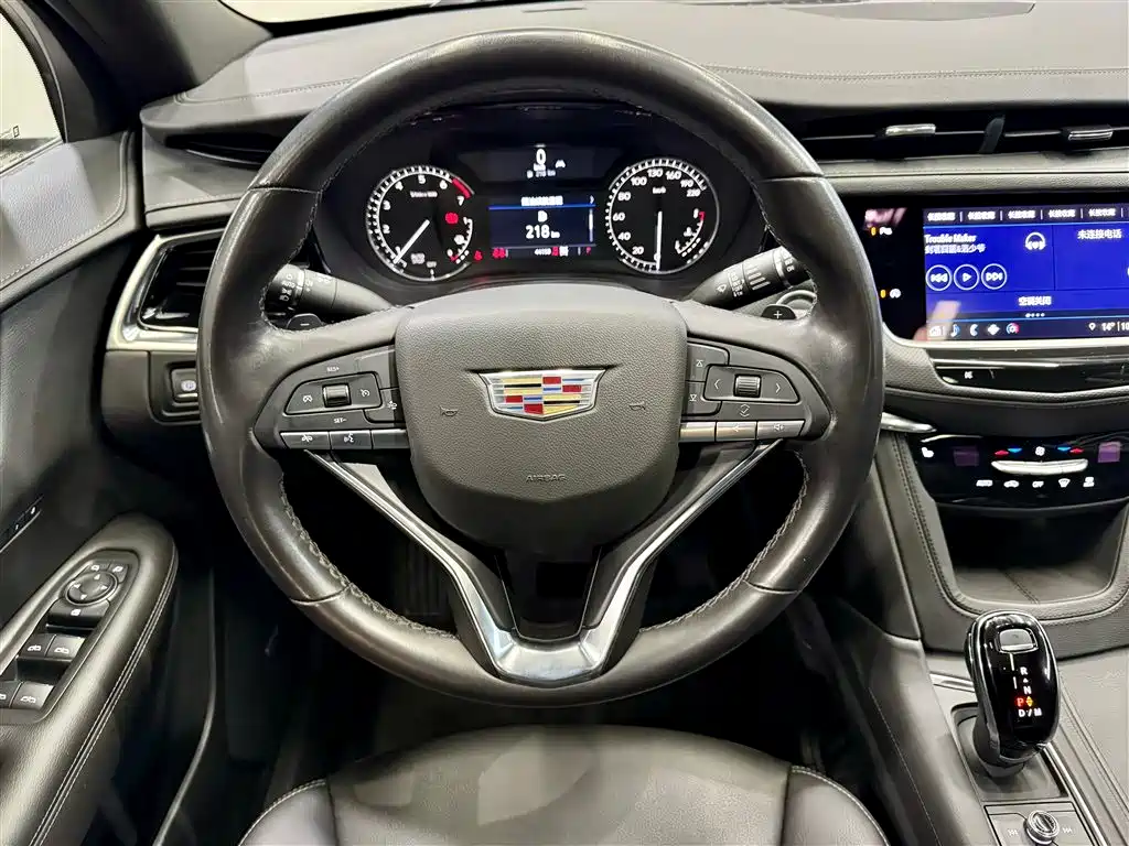Cadillac XT6 2023 — фото 14