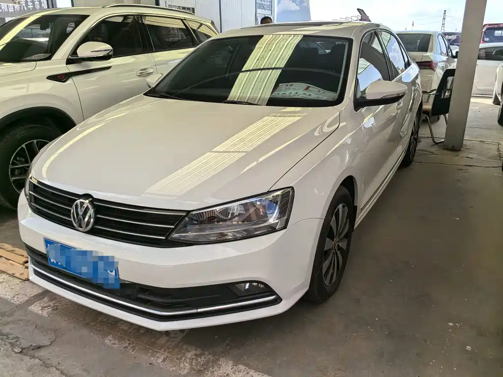 Volkswagen Sagitar 2018