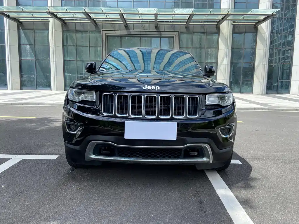 Jeep Grand Cherokee 2016 — фото 8