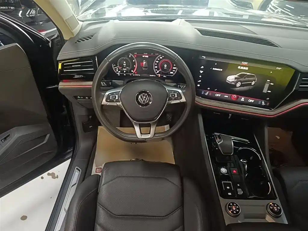 Volkswagen Touareg 2019 — фото 11
