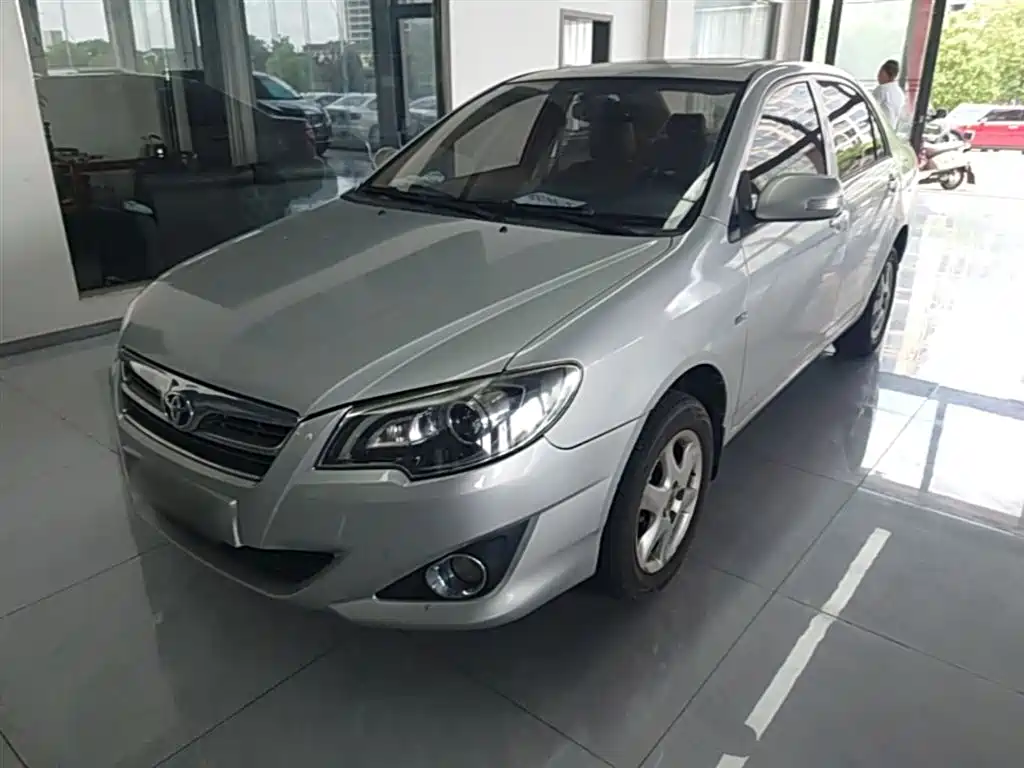 Toyota Corolla 2015 — фото 2