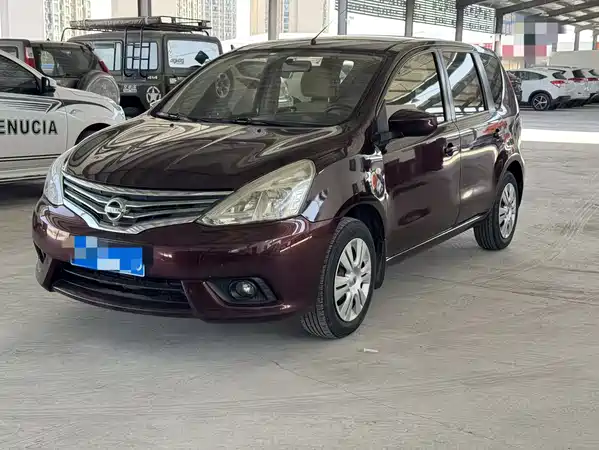 Nissan Livina 2014