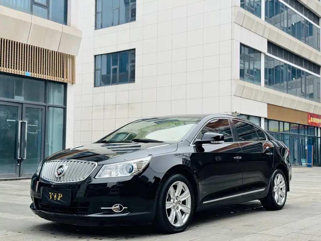 Buick LaCrosse 2013 — фото 1