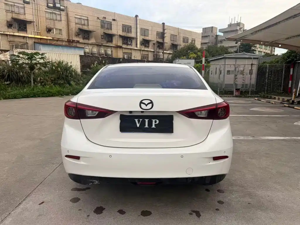 Mazda 3 Axela 2017 — фото 8