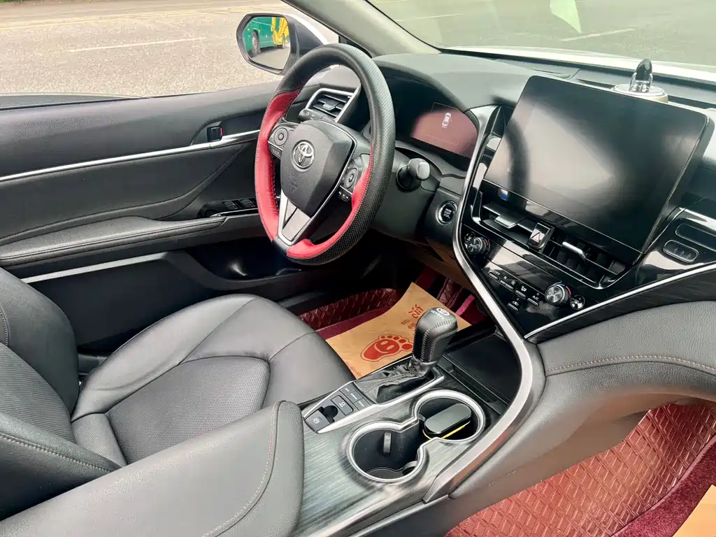 Toyota Camry 2021 — фото 10