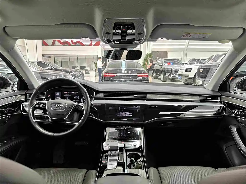 Audi A8 2025 — фото 23