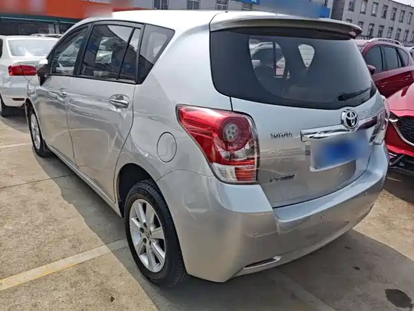 Toyota Yizhi 2015