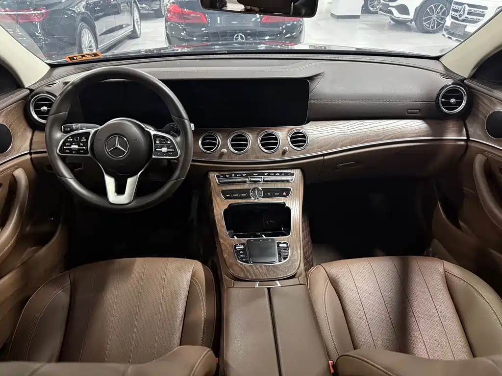 Mercedes-Benz E-Class 2019 — фото 8
