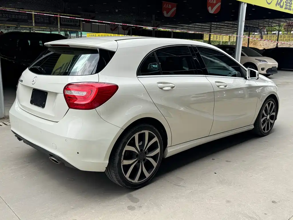 Mercedes-Benz A-Class 2016 — фото 16