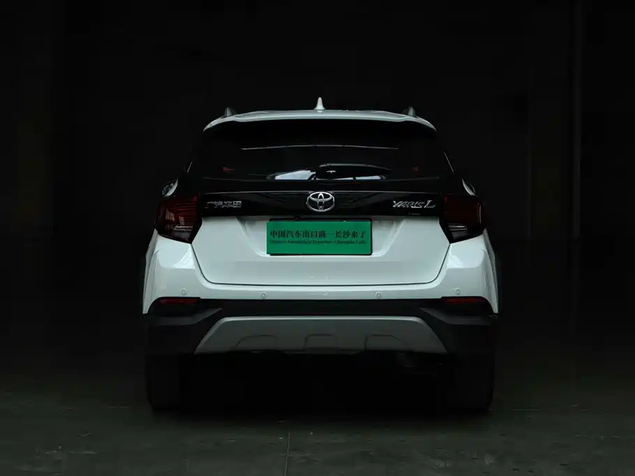 Toyota Yaris L 2022 — фото 4