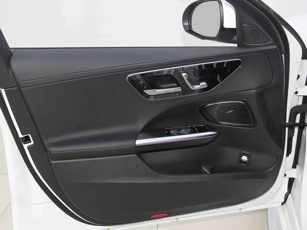 Mercedes-Benz C-Class 2024 — фото 21