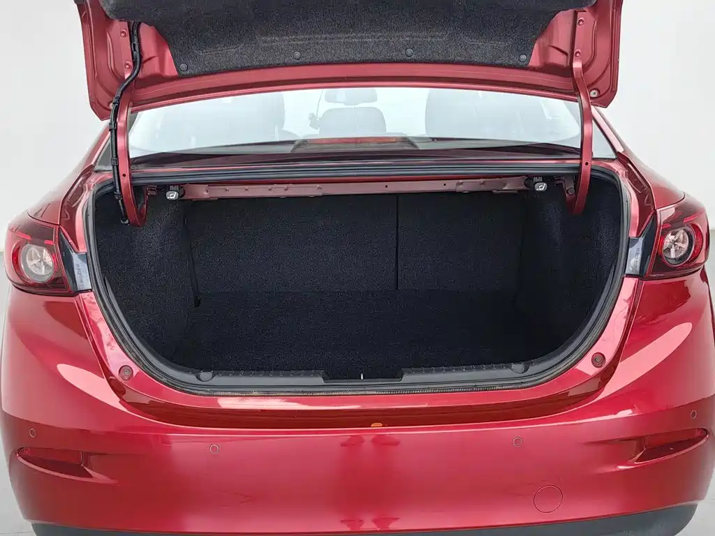 Mazda 3 Axela 2016 — фото 16