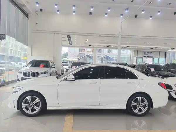 Mercedes-Benz C-Class 2021