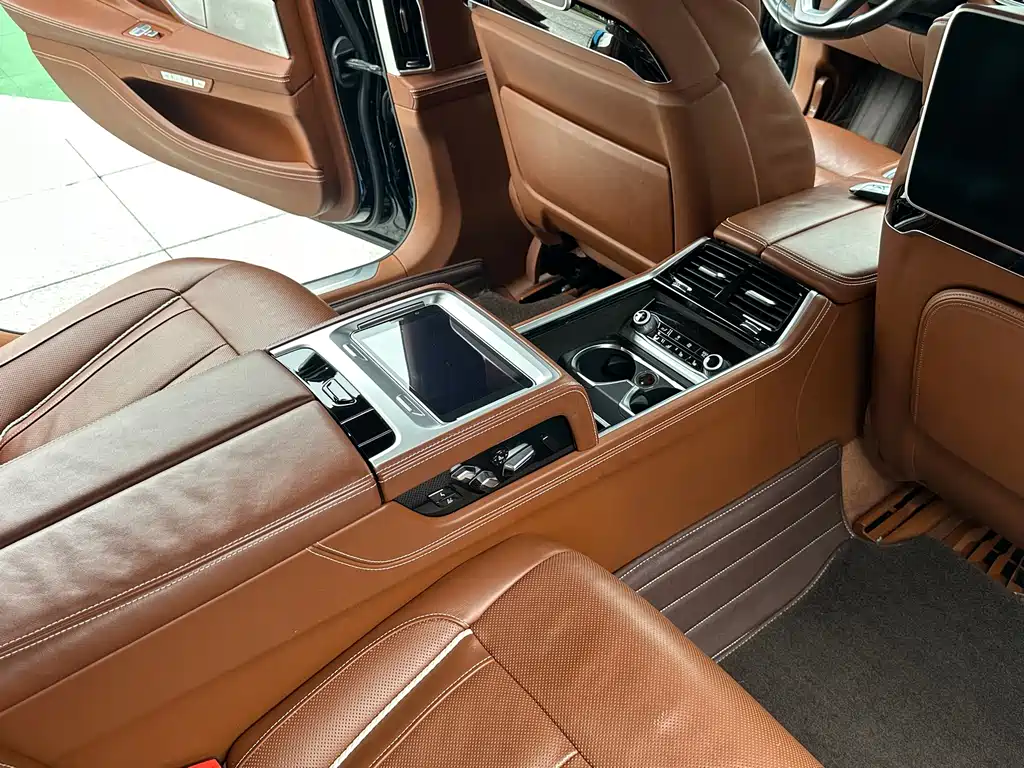 BMW 7 Series 2018 — фото 23