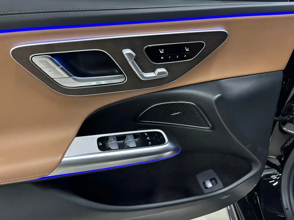 Mercedes-Benz E-Class 2025 — фото 14