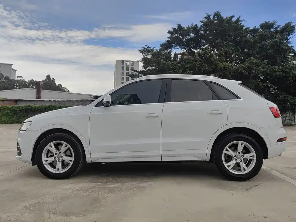 Audi Q3 2017 — фото 16