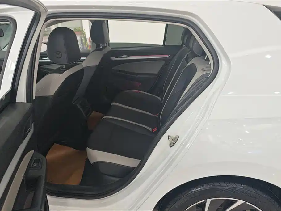Volkswagen Golf 2021 — фото 11