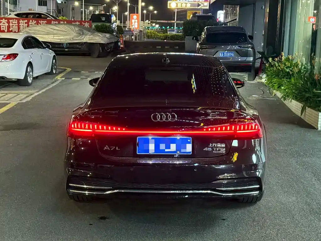Audi A7L 2024 — фото 9
