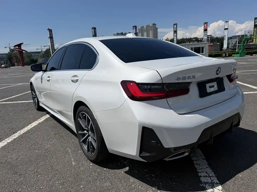 BMW 3 Series 2023