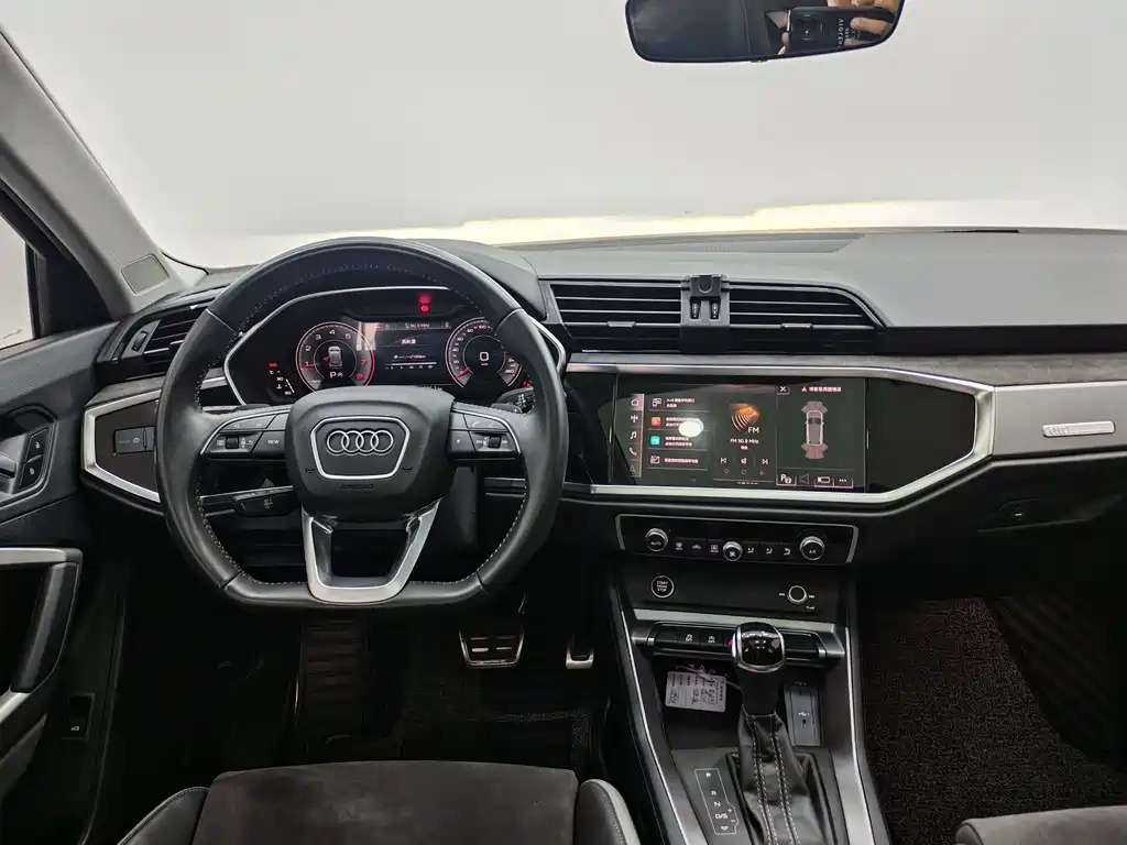 Audi Q3 2022 — фото 10