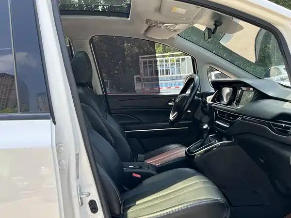 GAC Trumpchi M6 2021